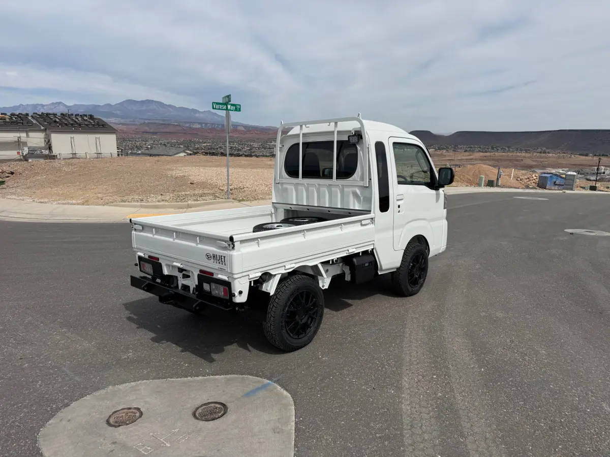 2025 Daihatsu Hijet Jumbo, a whiteout off-road Kei Truck, for sale at Mini Monsters USA in St. George, UT (photo 5 of 12)