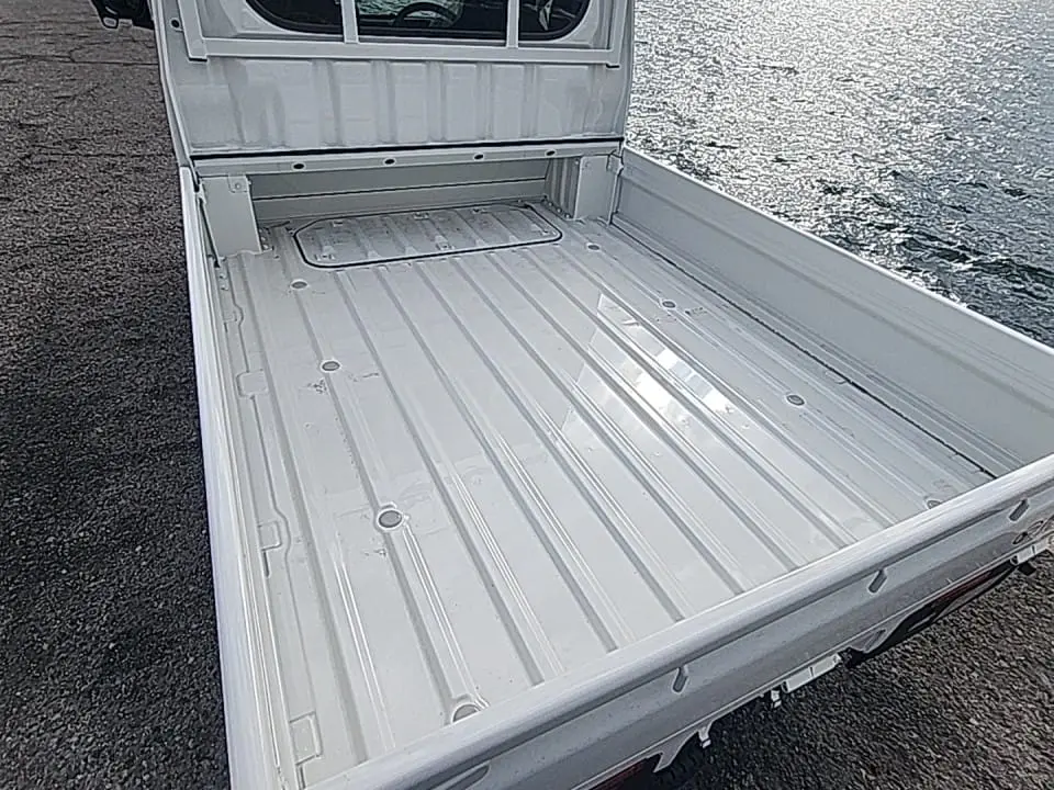 2025 Daihatsu Hijet Jumbo, a whiteout off-road Kei Truck, for sale at Mini Monsters USA in St. George, UT (photo 9 of 12)