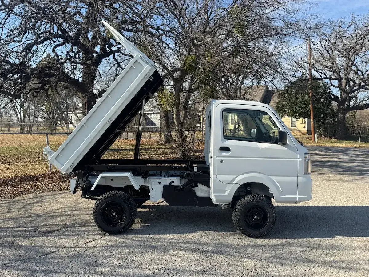 2025 Suzuki Carry Scissor/Dump Bed, a white off-road Kei Truck, for sale at Weatherford Mini Trucks in Weatherford, TX (photo 5 of 12)