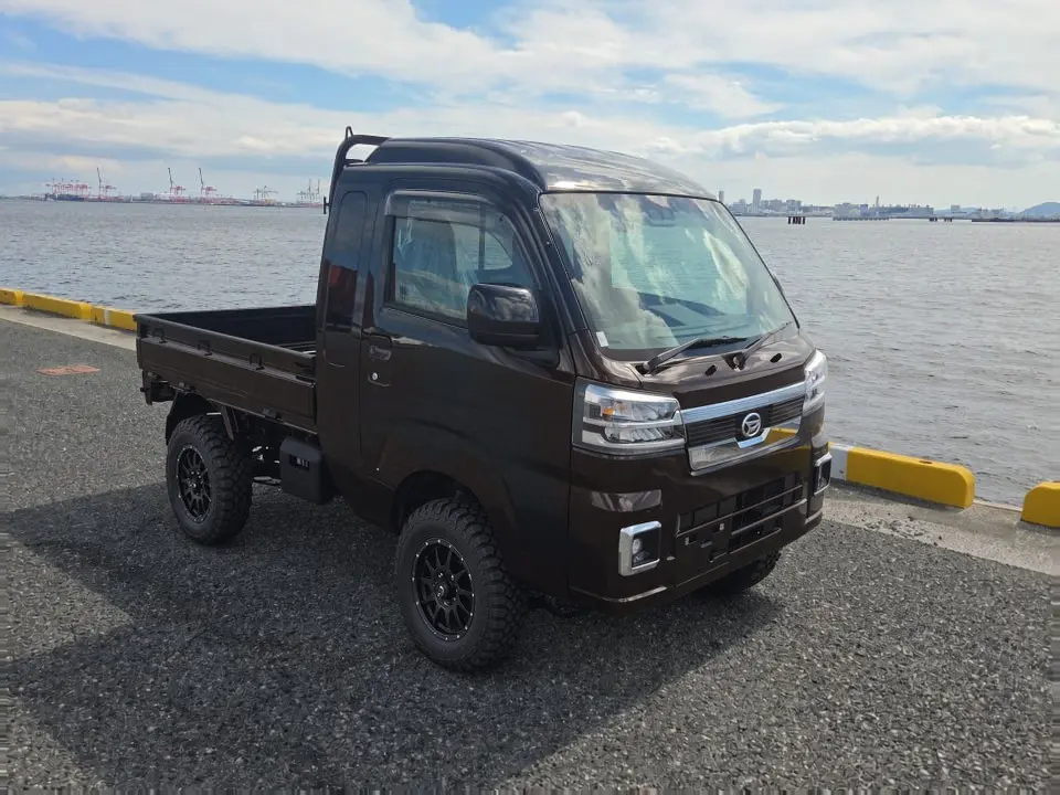 2026 Daihatsu Hijet Jumbo, a black off-road Kei Truck, for sale at Mini Monsters USA in St. George, UT (photo 11 of 12)