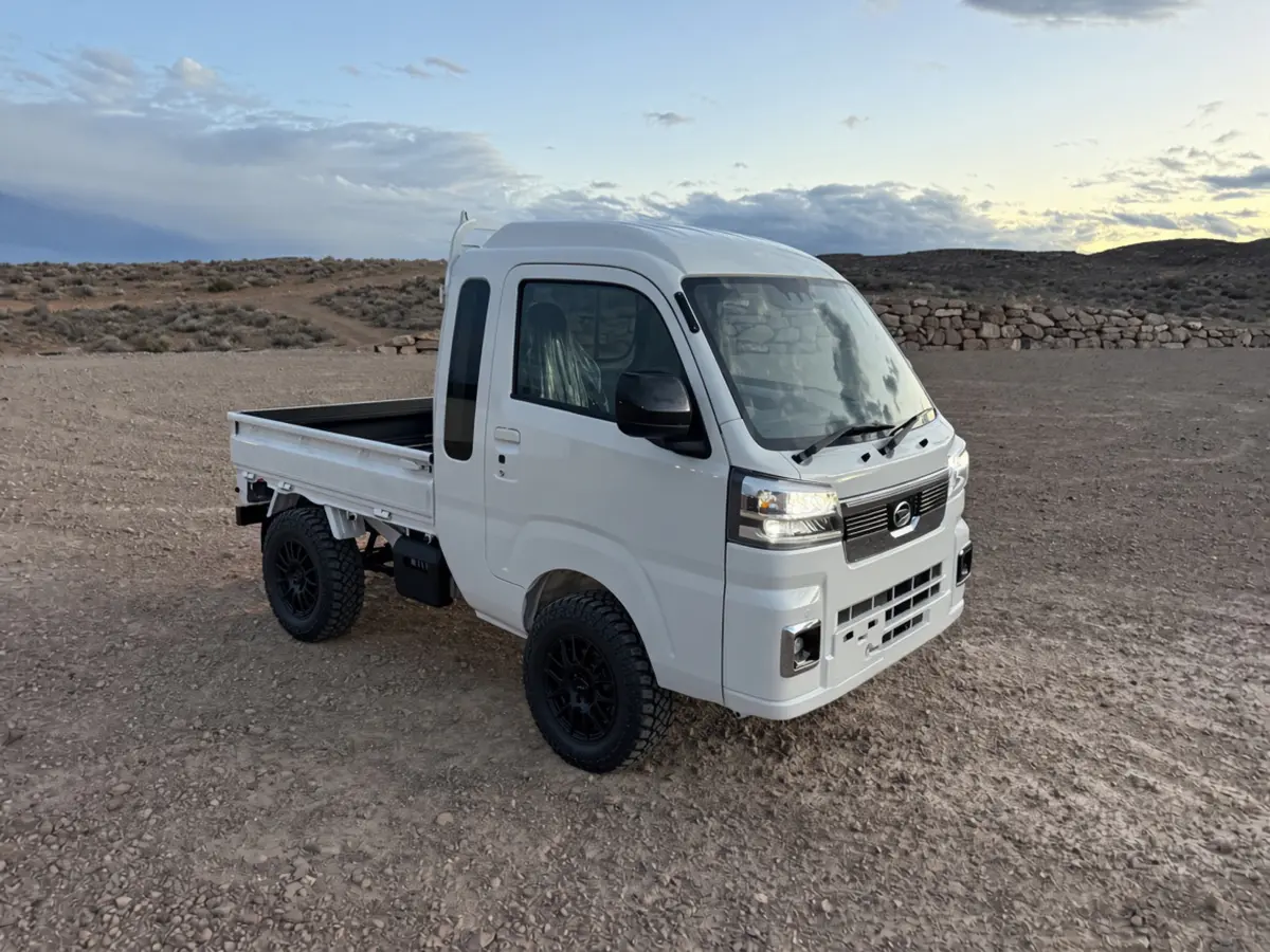 2026 Daihatsu Hijet Jumbo, a white off-road Kei Truck, for sale at Mini Monsters USA in St. George, UT (photo 4 of 12)