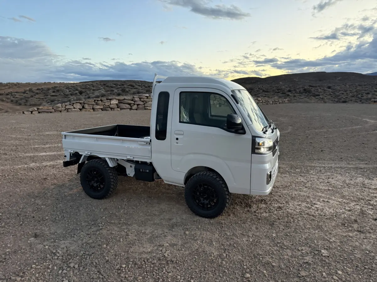 2026 Daihatsu Hijet Jumbo, a white off-road Kei Truck, for sale at Mini Monsters USA in St. George, UT (photo 6 of 12)