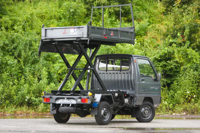 1989 Mitsubishi Minicab Scissor/Dump, a Kei Truck, for sale at Street Legal Mini Trucks in Philadelphia, PA